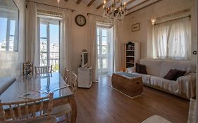 Apartamento Sherezade y la ciudad de Cádiz